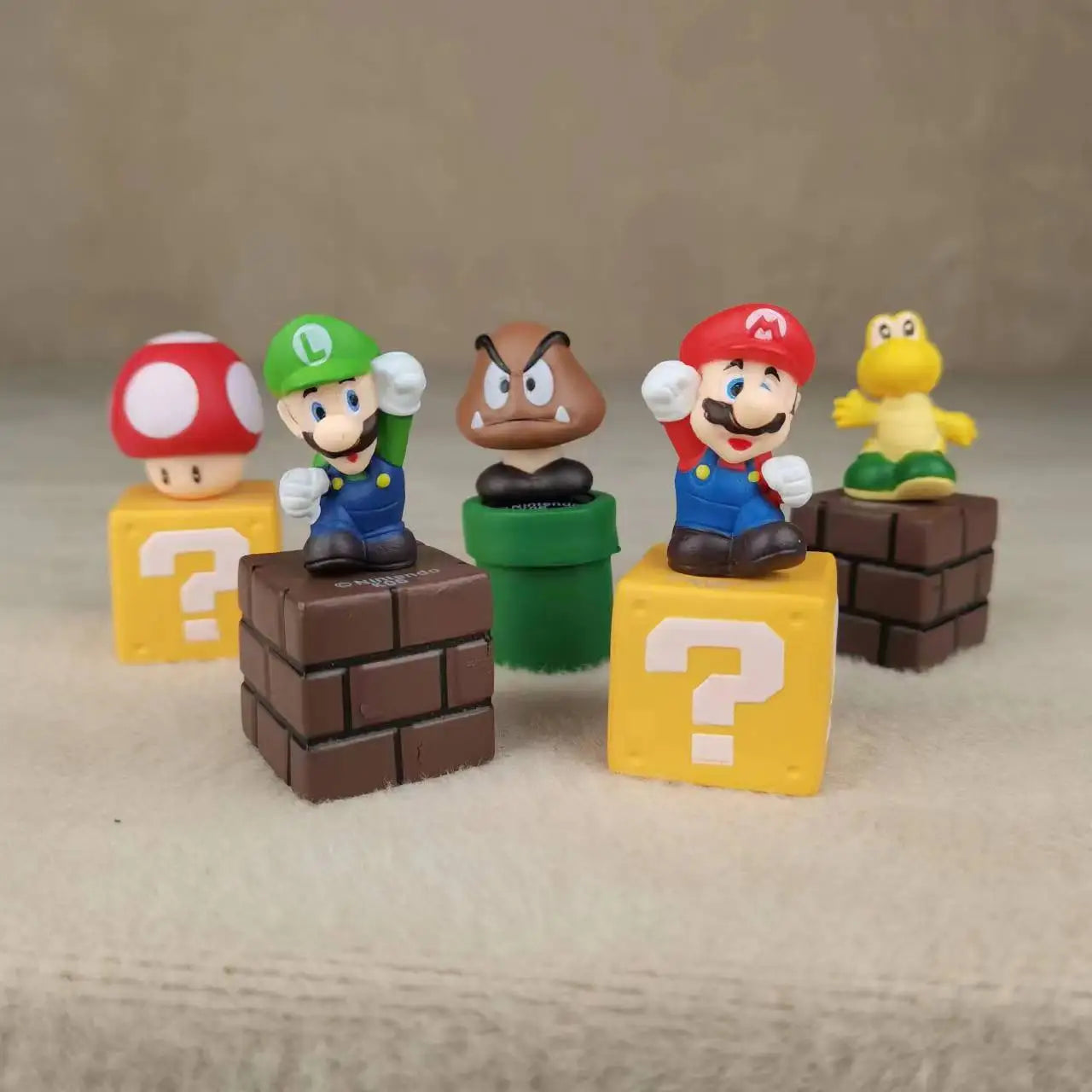 Mini Action Figure Set